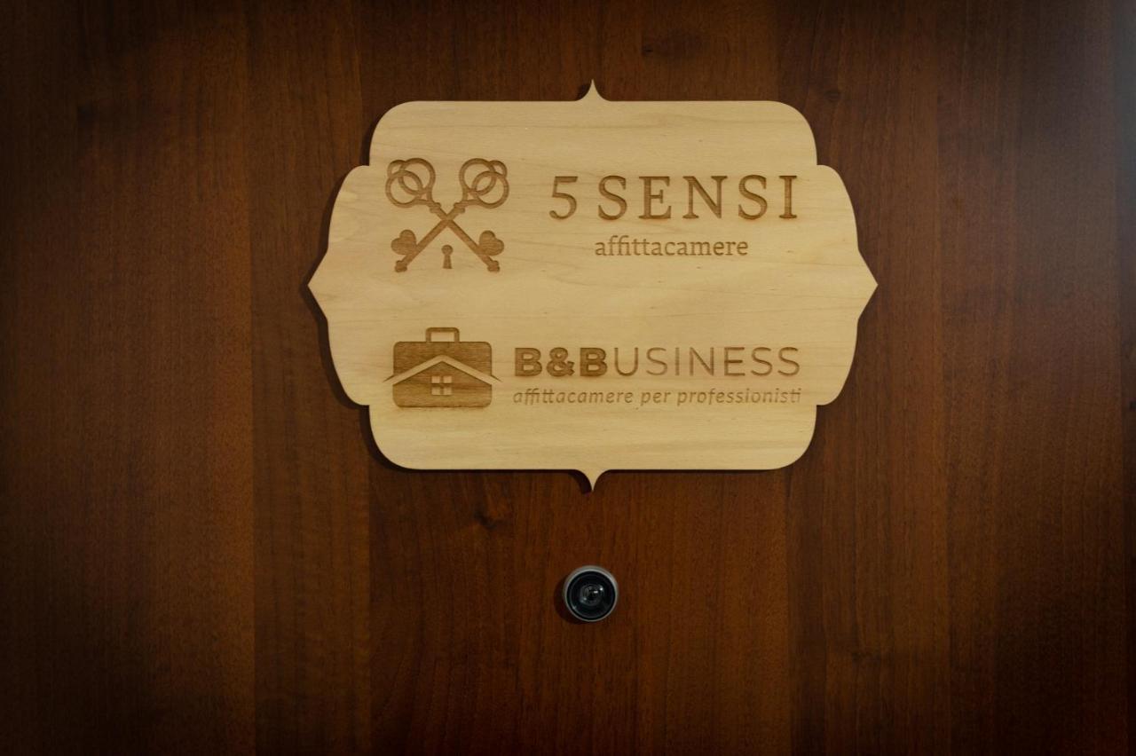 5 Sensi - Vasca Idromassaggio, Terrazzo, Fibra Ultraveloce, Parcheggio Coperto Su Richiesta Hotel Cosenza Eksteriør billede