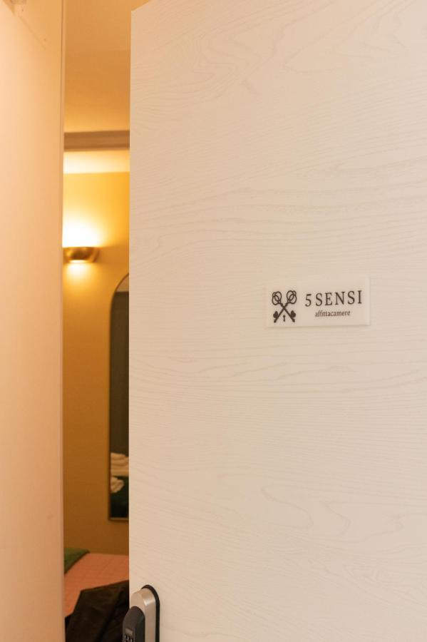 5 Sensi - Vasca Idromassaggio, Terrazzo, Fibra Ultraveloce, Parcheggio Coperto Su Richiesta Hotel Cosenza Eksteriør billede